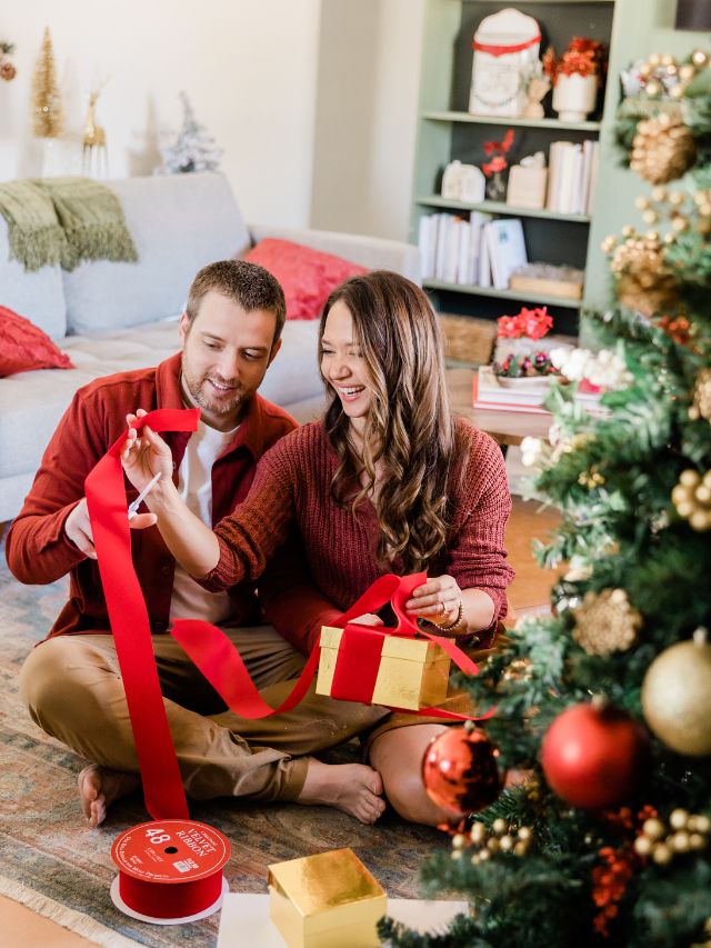 best 30 christmas gifts for christian couples-complete buyer's guide (2023)